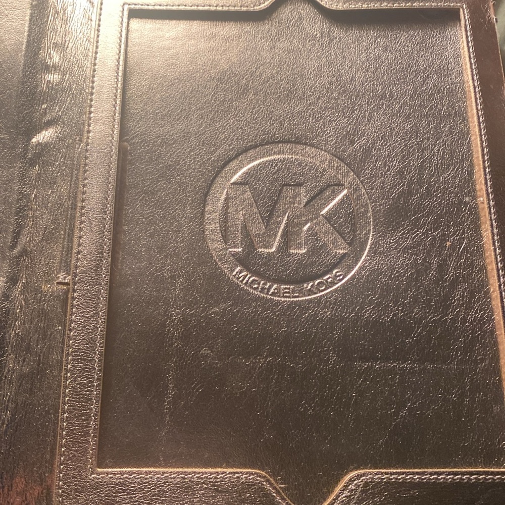 Pre loved Michael kors iPad case/cover. Brown with gold interior W/ 32g iPad - Picture 5 of 7